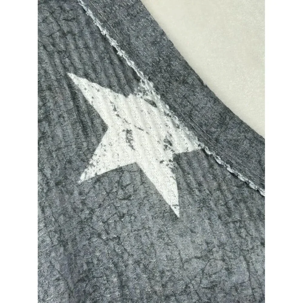 Altar'd State Gray and White Star V-neck Ruffle Bottom Top Size M‎ - Picture 4 of 6